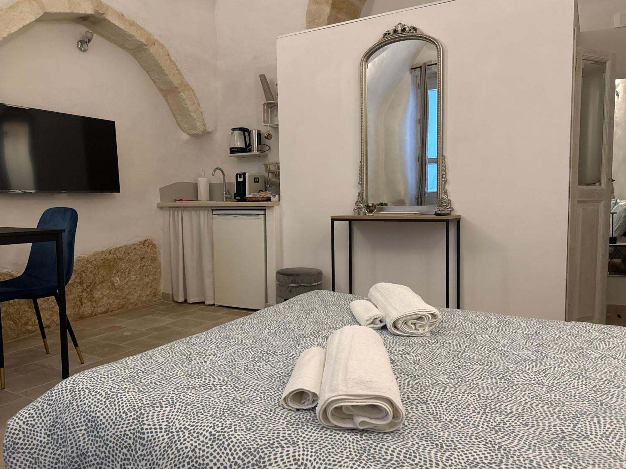 Arquati Room Остуни Екстериор снимка